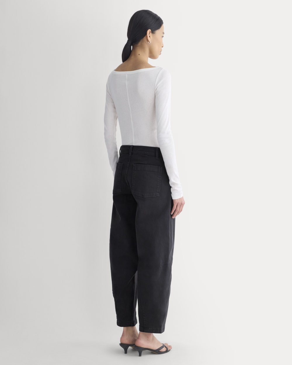 Twisted Seam Barrel Pant | Black