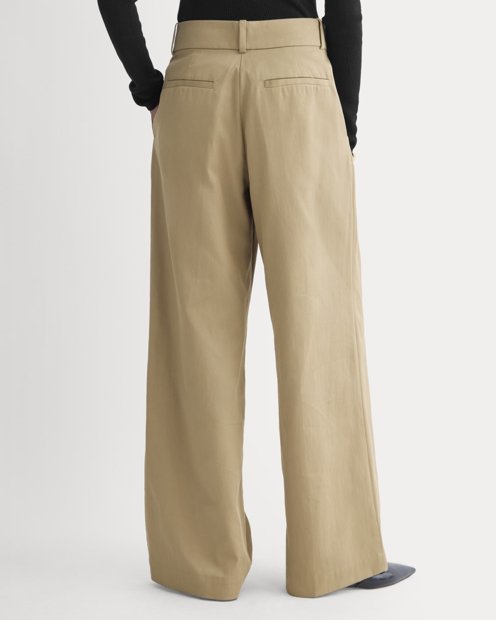 Wide-Leg Trouser in Buttersmooth | Ash Brown | 32 Inseam